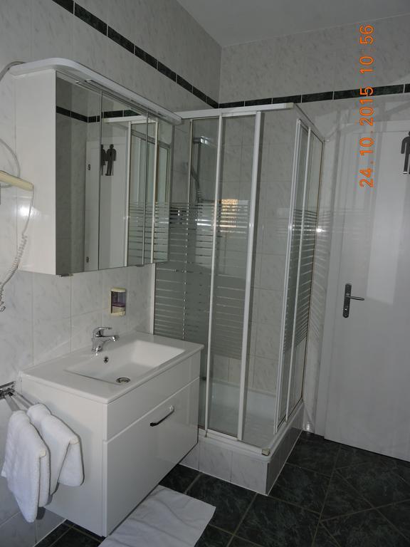 Gaestehaus Haagen Bad Waltersdorf Habitación foto
