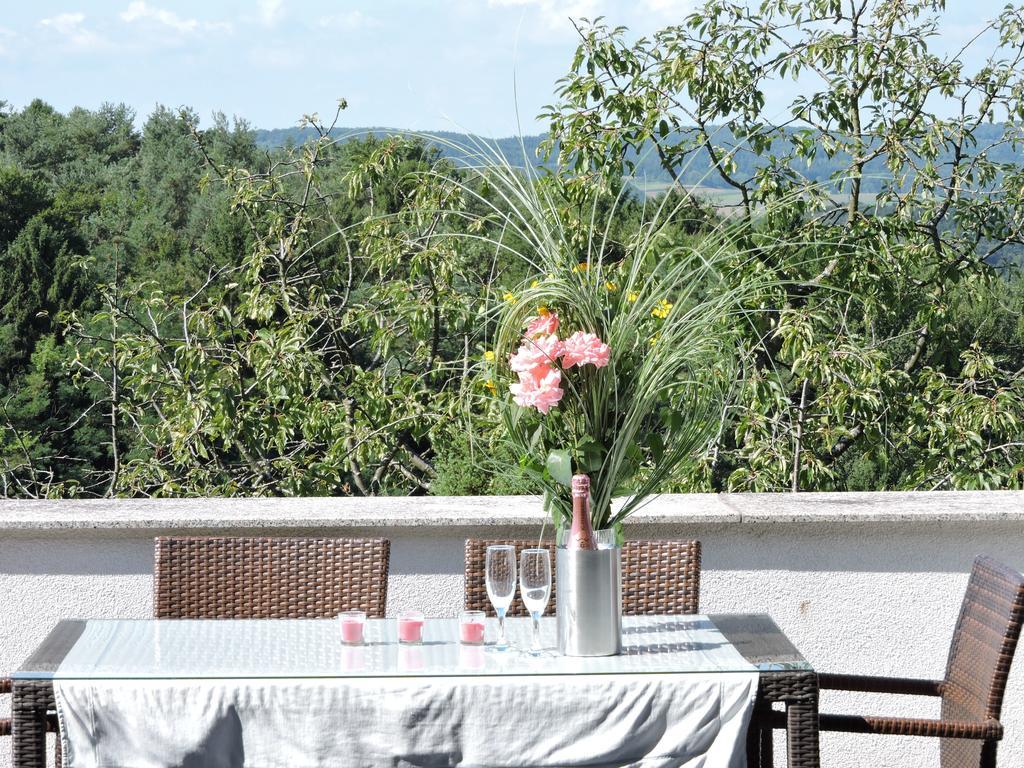 Gaestehaus Haagen Bad Waltersdorf Exterior foto